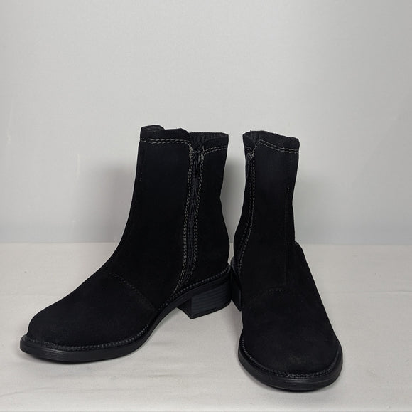 NEW Clarks Womens Suede Maye Zip Ankle Boot Sz 7.5 black