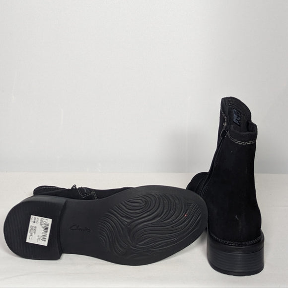NEW Clarks Womens Suede Maye Zip Ankle Boot Sz 7.5 black