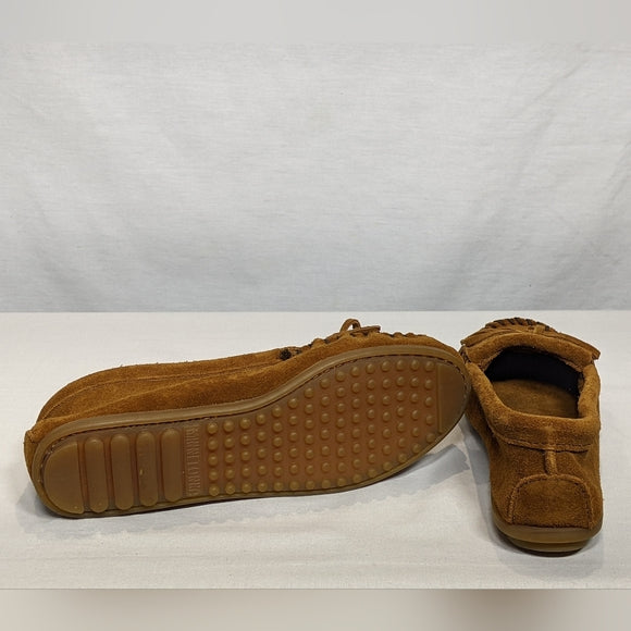 NEW Minnetonka Women's Kilty Suede Moccasin with sole Sz 6.5