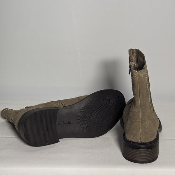 NEW Clarks Womens Maye Zip Pebble Sue Zip Boot Sz 11 grey