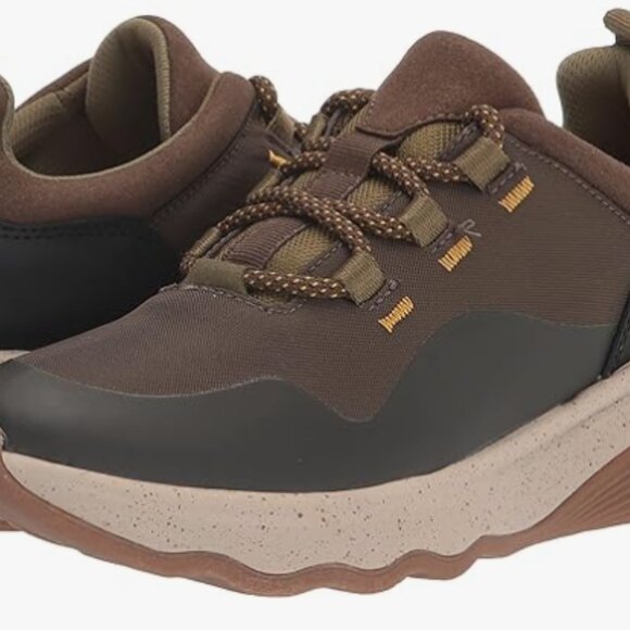 NEW Clarks Womens Collection Sneaker Sz 5.5 Dark Olive
