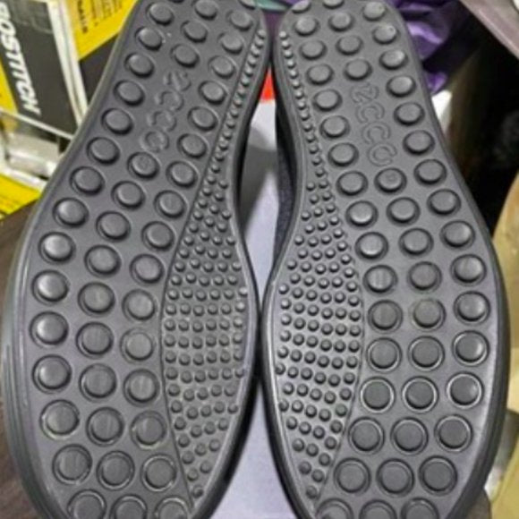 NEW Ecco Womens Casual Soft Slip-ons Sz 6/6.5 grey
