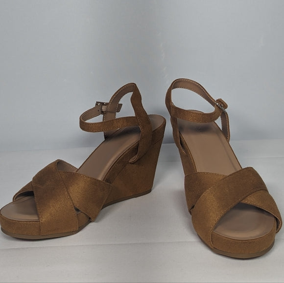 NEW Aerosoles Womens Pastel Wedge Sandal Sz 7.5 tan