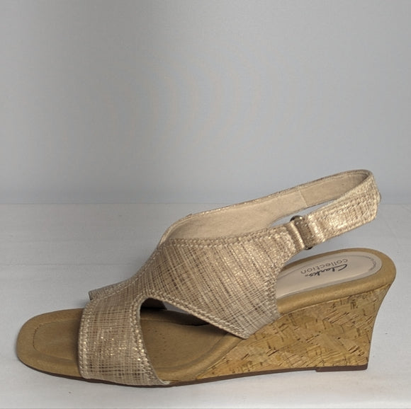 NEW Clarks Womens Kyarra Aster Wedge Sandal Metallic Sand Size 12