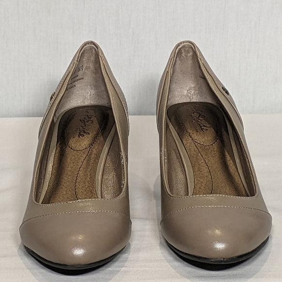 NEW Life Stride Womens Groovy Wedge Pump beige Sz 8.5