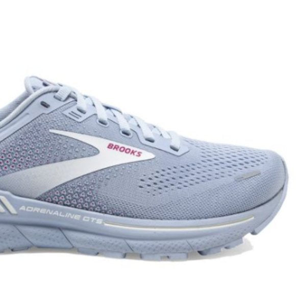 NEW Brooks Womens Adrenaline GTS 22 Running Shoe Sz 9 baby blue
