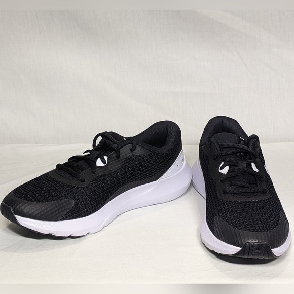 NEW Under Armour Womens Surge 3 Running Shoe Sz 9.5 black