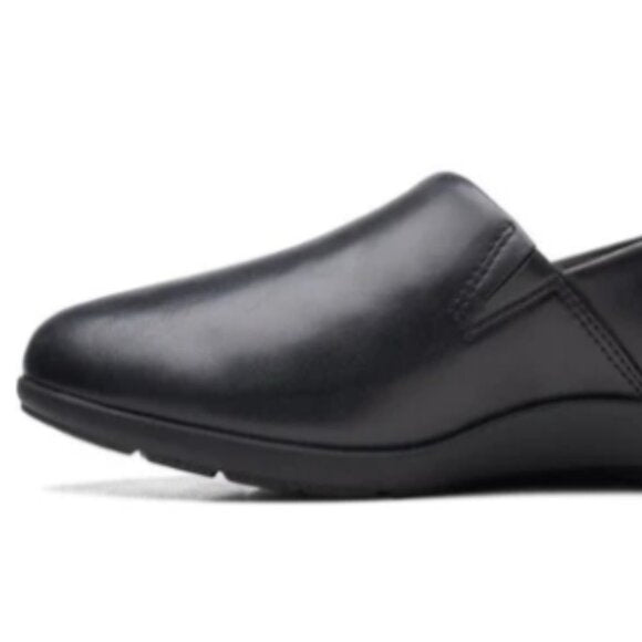 NEW Clarks Womens Jenette Grace Leather Loafer black sz 8 wide