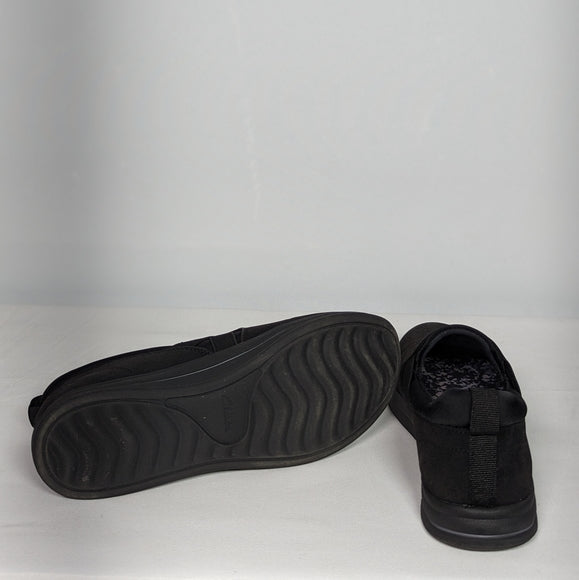 NEW Clarks Womens Fashion Sneaker Sz 6.5 black super comfortable