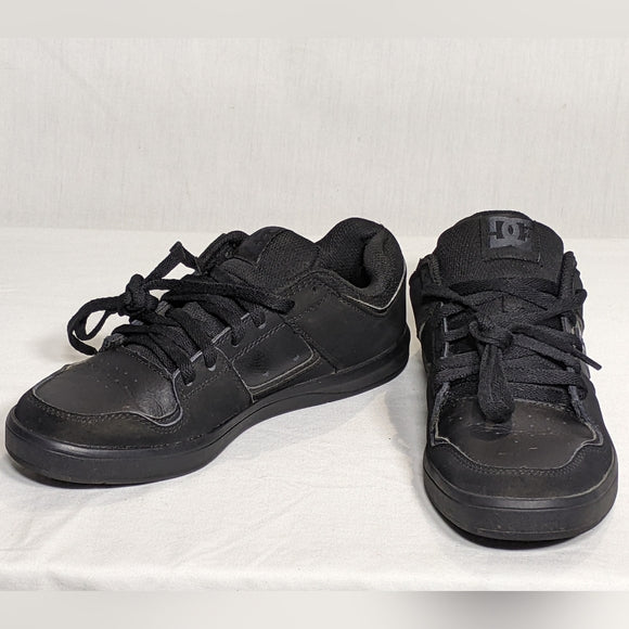 NEW DC Mens Pure Skate Shoe black Siz 6