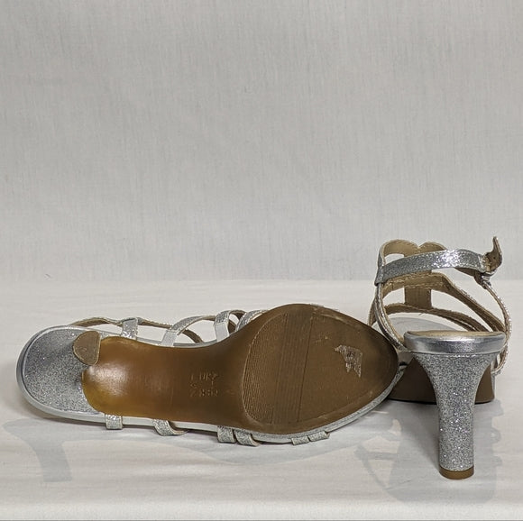 NEW Naturalizer Womens Baylor Shoes Sandal Sz 7 Silver glitter