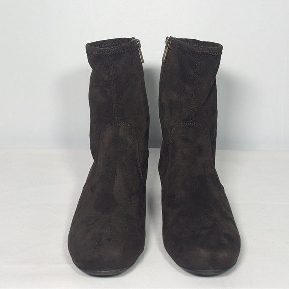 Kenneth Cole Womens Road Stretch Suede Ankle Boot STORE MODEL sz 7 brown