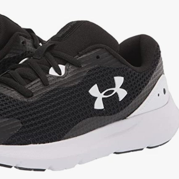 NEW Under Armour Womens Surge 3 Running Shoe Sz 9.5 black