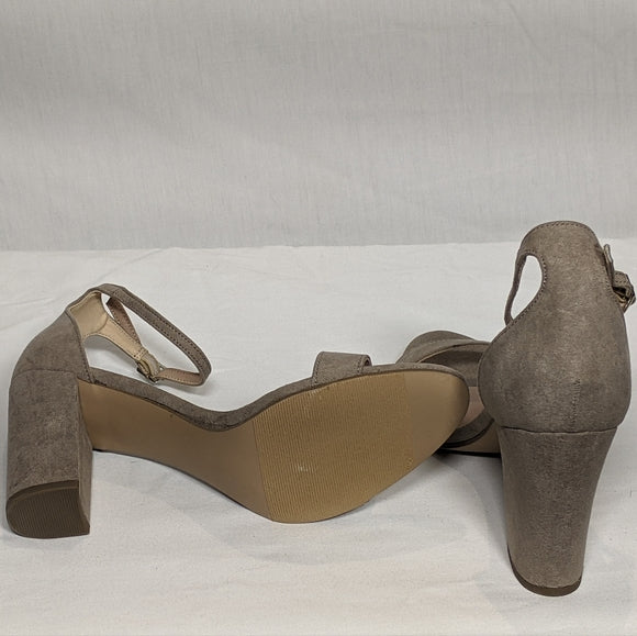 NEW Madden Girl Womens Beella Heeled Sandal Sz 7.5 grey