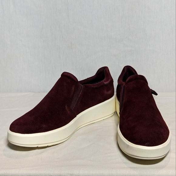NEW Clarks Womens Suede Layton Step Sneaker Sz 9 Burgundy