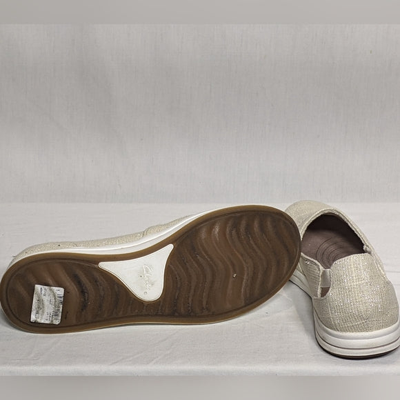 NEW Clarks Cloudsteppers Breeze Step Casual Shoe Natural in 11 Wide