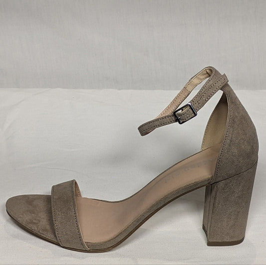 NEW Madden Girl Womens Beella Heeled Sandal Sz 7.5 grey