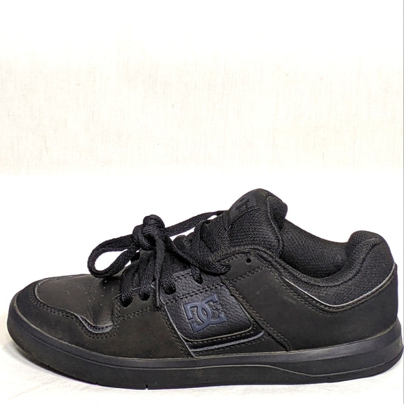 NEW DC Mens Pure Skate Shoe black Siz 6