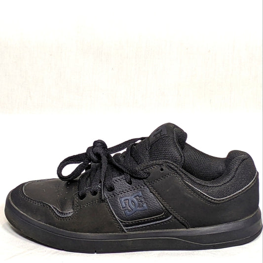 NEW DC Mens Pure Skate Shoe black Siz 6