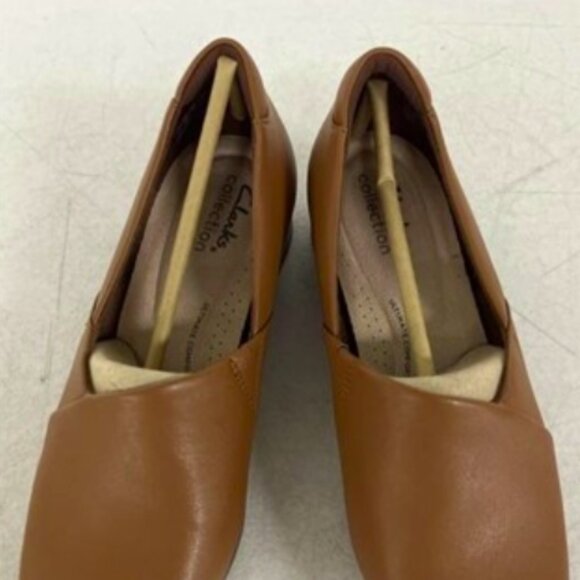 NEW Clarks Womens Leather Loafer sz 6.5 tan