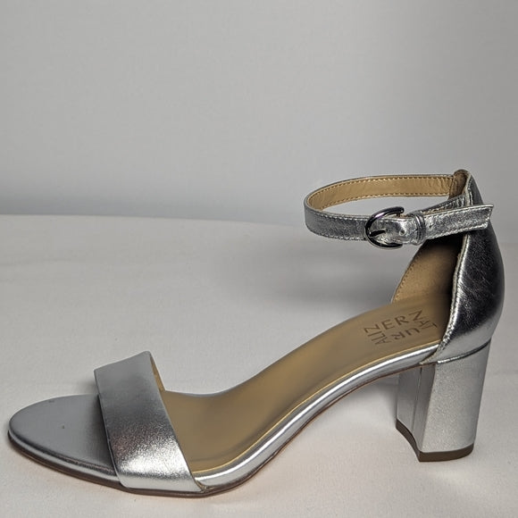 NEW Naturalizer Womens Leather Vera Heeled Sandals Sz 8.5 silver