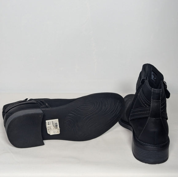 NEW Clarks Womens Leather Maye Strap Ankle Boot 9 black