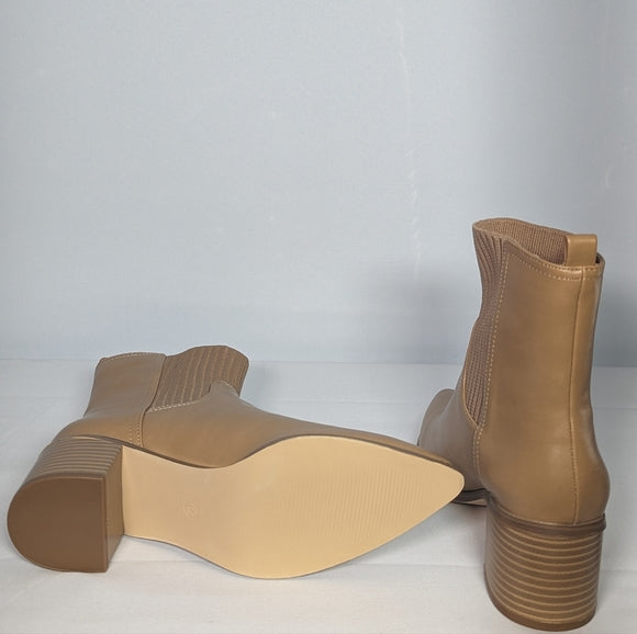 NEW Call it Spring Charliize Womens Heeled Chelsea Block Heel Boots - Sz 6.5 tan