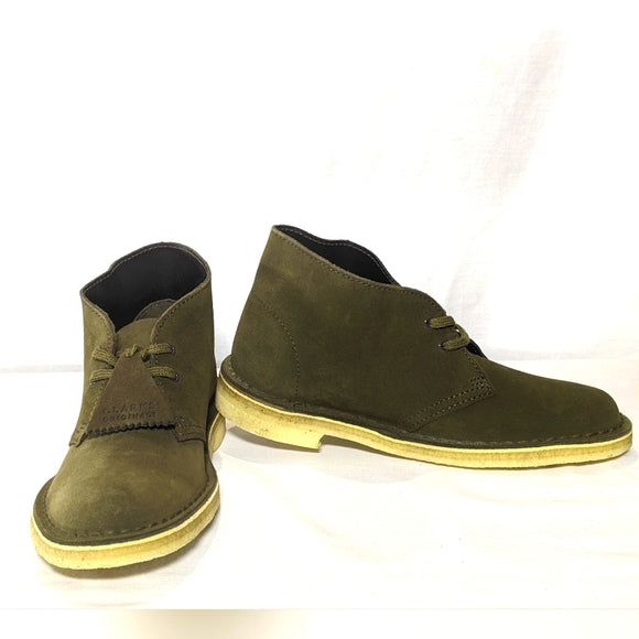 NEW Clarks Womens Suede Desert Boot Dark Olive Sz 6.5