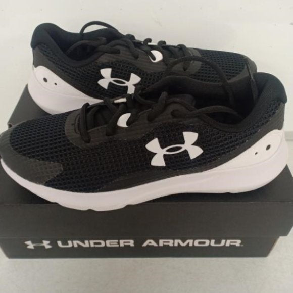 NEW Under Armour Womens Surge 3 Running Shoe Sz 9.5 black