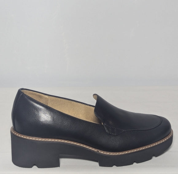 NEW Naturalizer Womens Cabaret Loafer Sz 9 black comfortable lightweight