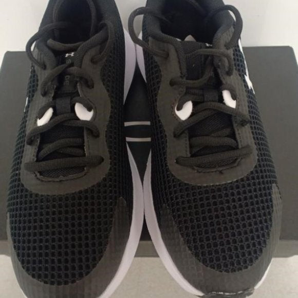 NEW Under Armour Womens Surge 3 Running Shoe Sz 9.5 black