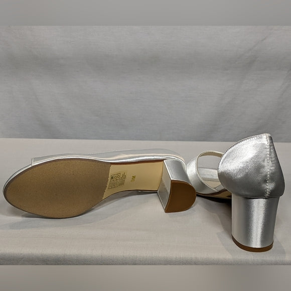 NEW Benjamin Walk Dyeabales Joy Dress shoe Sz 9 silver wedding style